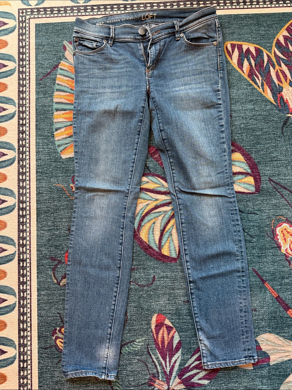 LOFT Skinny Jeans in Medium Blue Wash, Size 26P/2P